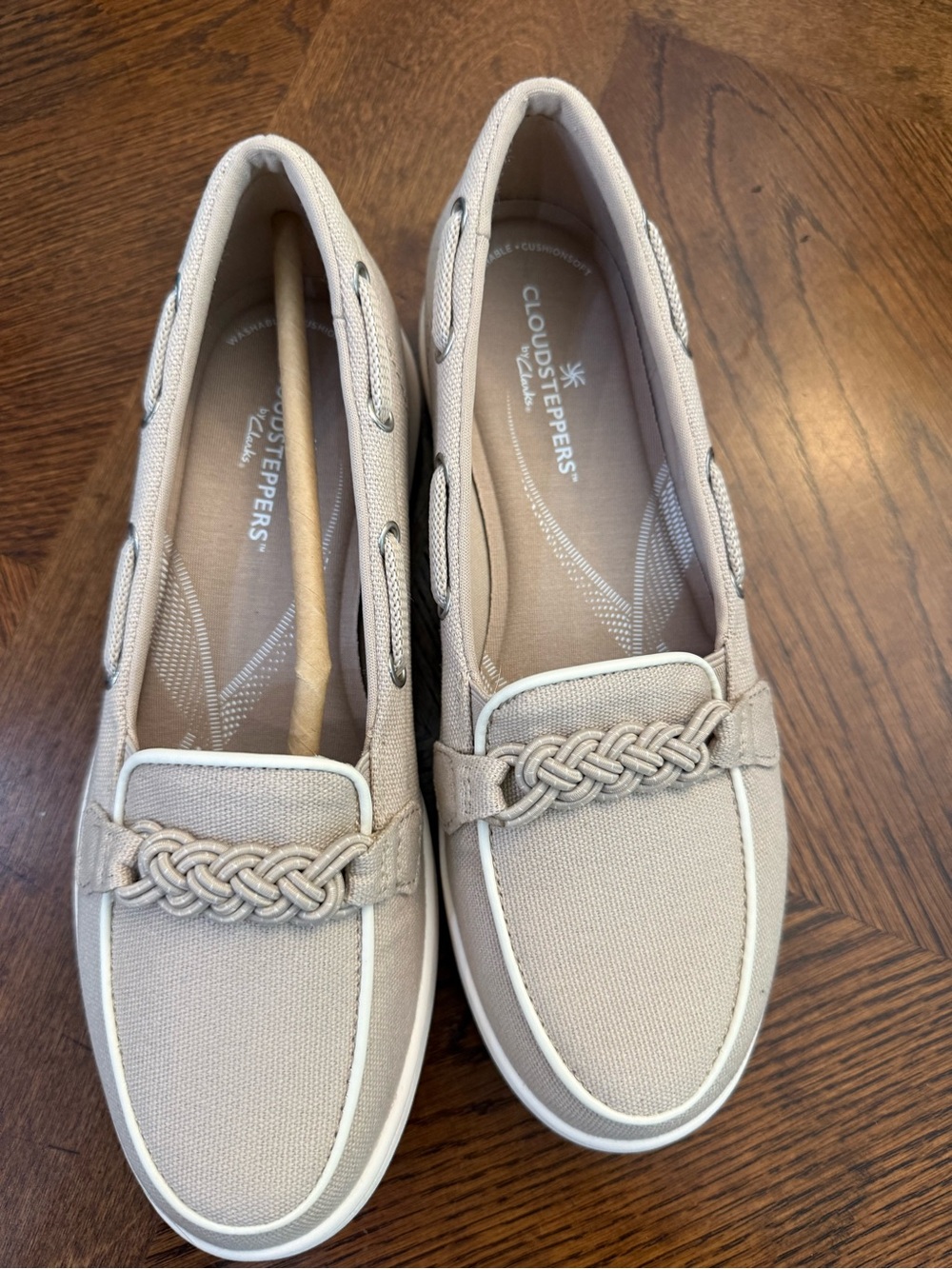 Clarks cloudsteppers Beige Braided Loafer - Women 6.5